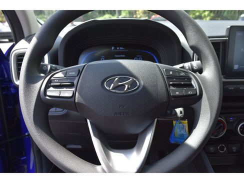 New 2025 Hyundai Venue SE image 18