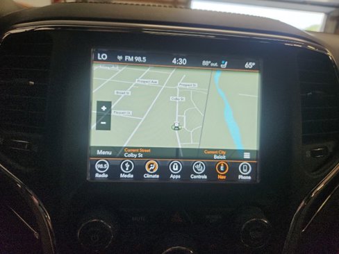 Used 2018 Jeep Grand Cherokee Overland image 15