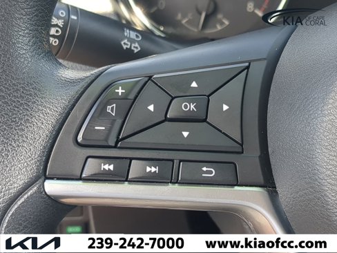 Used 2020 Nissan Rogue Sport S image 22