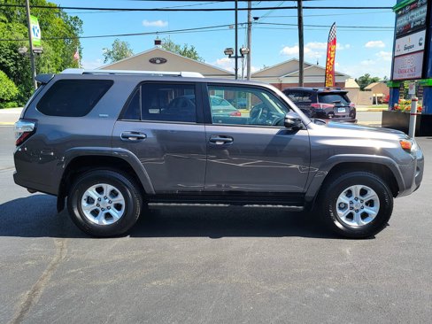 Used 2018 Toyota 4Runner SR5 Premium image 4