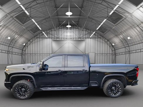 Used 2024 Chevrolet Silverado 2500 LTZ w/ LTZ Plus Package image 6