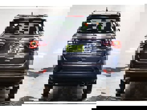 Used 2020 Jeep Compass Latitude image 3