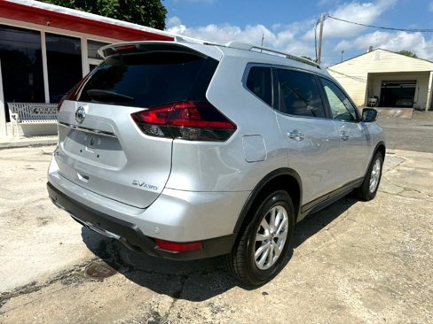 Used 2020 Nissan Rogue SV image 10
