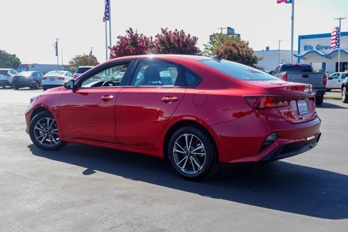 Used 2023 Kia Forte LXS w/ LXS Technology Package image 2