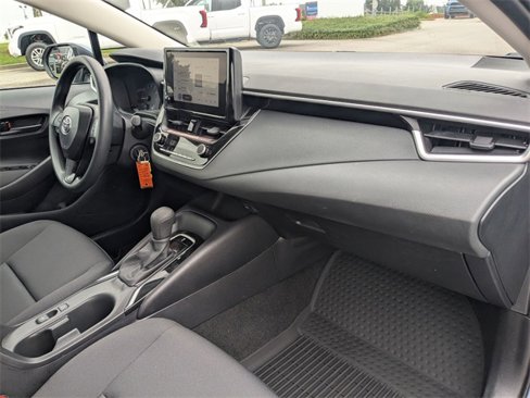 Certified 2025 Toyota Corolla LE image 34