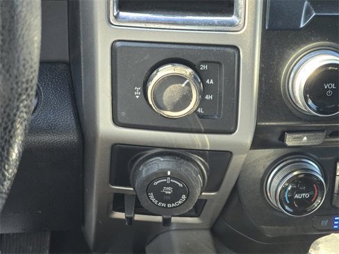 Used 2016 Ford F150 Lariat w/ Equipment Group 502A Luxury image 19