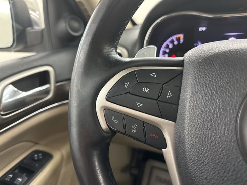 Used 2015 Jeep Grand Cherokee Limited w/ Luxury Group II image 34