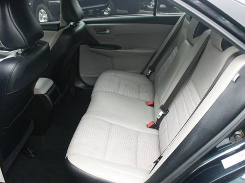 Used 2015 Toyota Camry SE image 7
