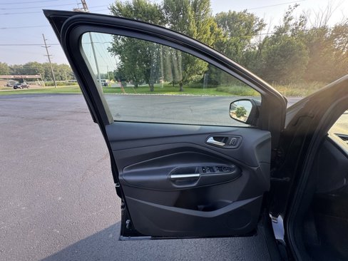 Used 2018 Ford Escape SE w/ SE Sport Appearance Package image 13