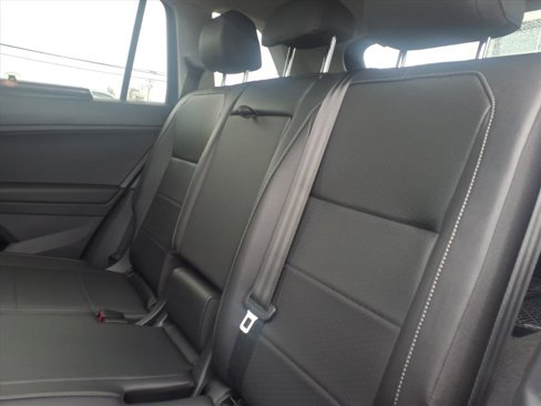 Used 2019 Volkswagen Tiguan SE image 11