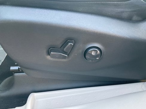 Used 2021 Chrysler Pacifica Touring-L image 17
