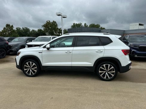 Used 2022 Volkswagen Taos SE w/ IQ.Drive SE Package image 5