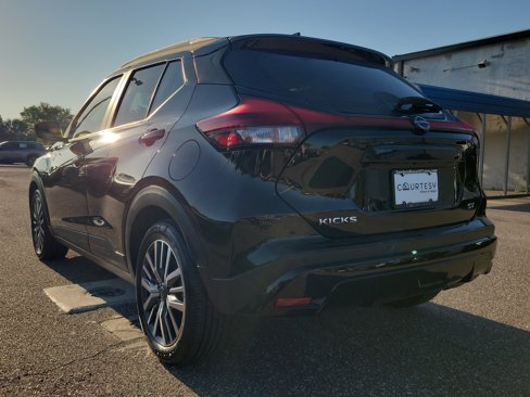 Certified 2024 Nissan Kicks SV image 6