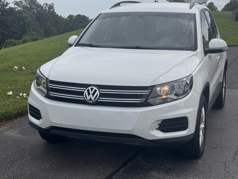 Used 2016 Volkswagen Tiguan S image 3
