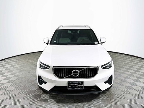 Certified 2025 Volvo XC40 B5 Core image 2