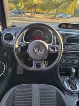 Used 2013 Volkswagen Beetle 2.0T image 23