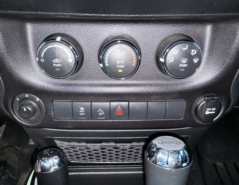 Used 2018 Jeep Wrangler Unlimited Sport S image 52