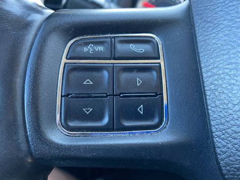 Used 2018 RAM 1500 SLT image 7