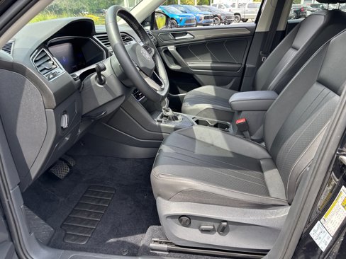 Used 2022 Volkswagen Tiguan SE image 11