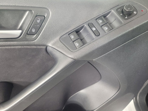 Used 2016 Volkswagen Tiguan S image 27