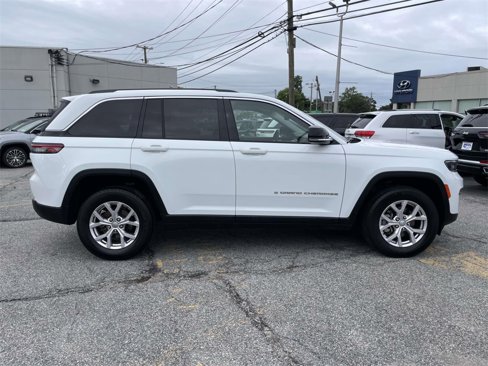 Used 2022 Jeep Grand Cherokee Limited image 8
