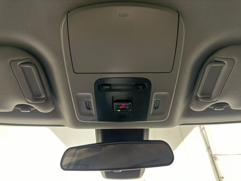 Used 2023 Toyota Camry SE image 18