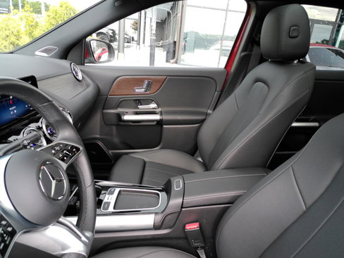 Certified 2025 Mercedes-Benz GLA 250 image 12
