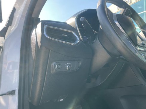 Used 2019 Chevrolet Equinox LT image 11
