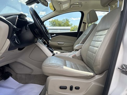 Used 2015 Ford C-MAX SEL w/ Equipment Group 302A image 17
