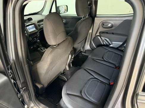 Used 2020 Jeep Renegade Latitude w/ Cold Weather Group image 25