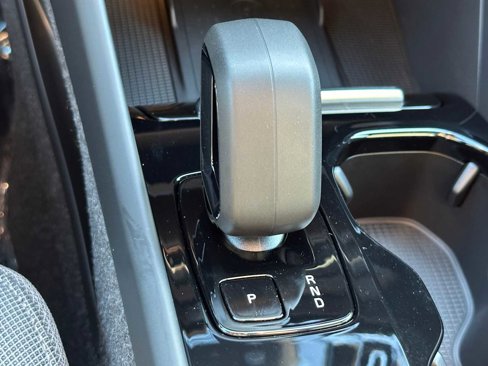 Certified 2024 Volvo C40 Recharge Core w/ Climate Package image 31