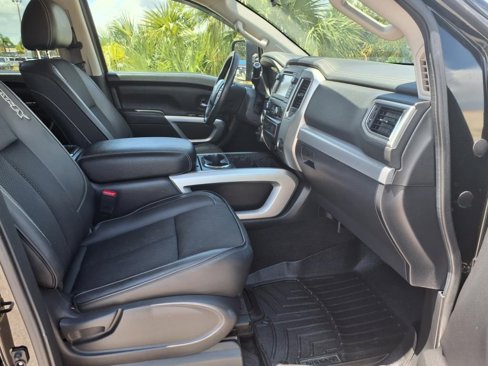 Used 2017 Nissan Titan PRO-4X image 13