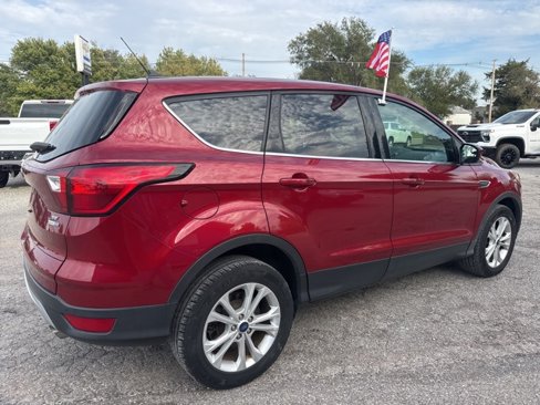 Used 2019 Ford Escape SE image 6