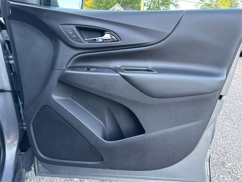 Used 2018 Chevrolet Equinox LT image 24