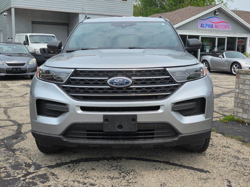 Used 2020 Ford Explorer XLT image 2