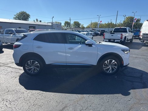Used 2022 Buick Envision Essence w/ Safety Package image 2