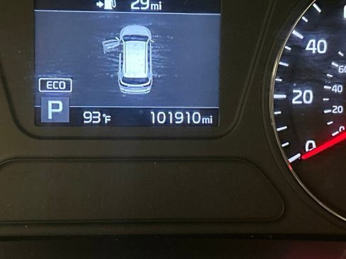 Used 2020 Kia Sorento LX image 31