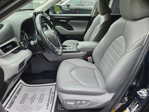 Used 2022 Toyota Highlander XLE image 7