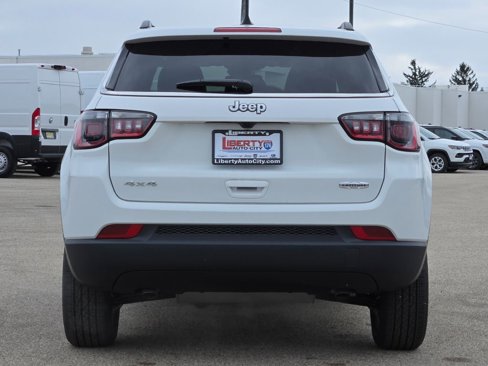 New 2025 Jeep Compass Latitude image 12