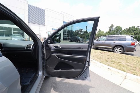 Used 2019 Jeep Grand Cherokee Altitude image 43