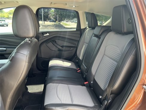 Used 2017 Ford Escape Titanium image 5