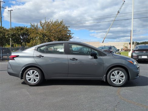Used 2021 Nissan Versa S image 3