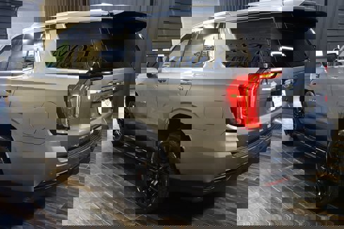Used 2022 GMC Yukon SLE image 3