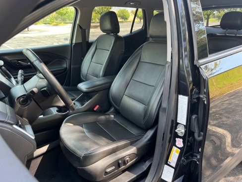 Used 2023 GMC Terrain SLT image 21