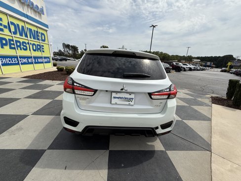 Used 2023 Mitsubishi Outlander Sport SE image 8