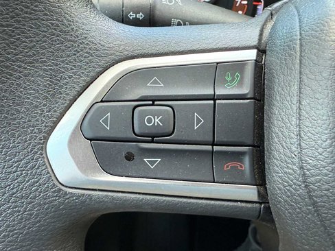 Used 2023 Jeep Compass Sport image 42