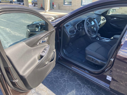 Used 2021 Chevrolet Malibu LT image 9
