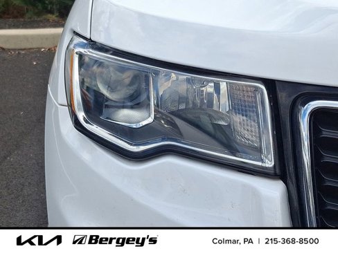 Used 2017 Jeep Grand Cherokee Limited image 6