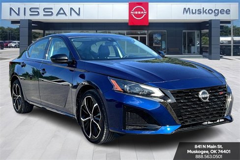 Used 2023 Nissan Altima 2.5 SR image 1