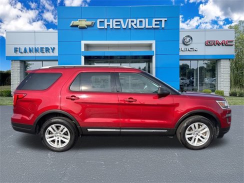 Used 2019 Ford Explorer XLT w/ Class III Trailer Tow Package image 6